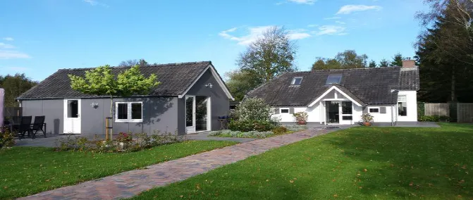Bestrating rondom een woning en vakantiehuisje in Gieterveen